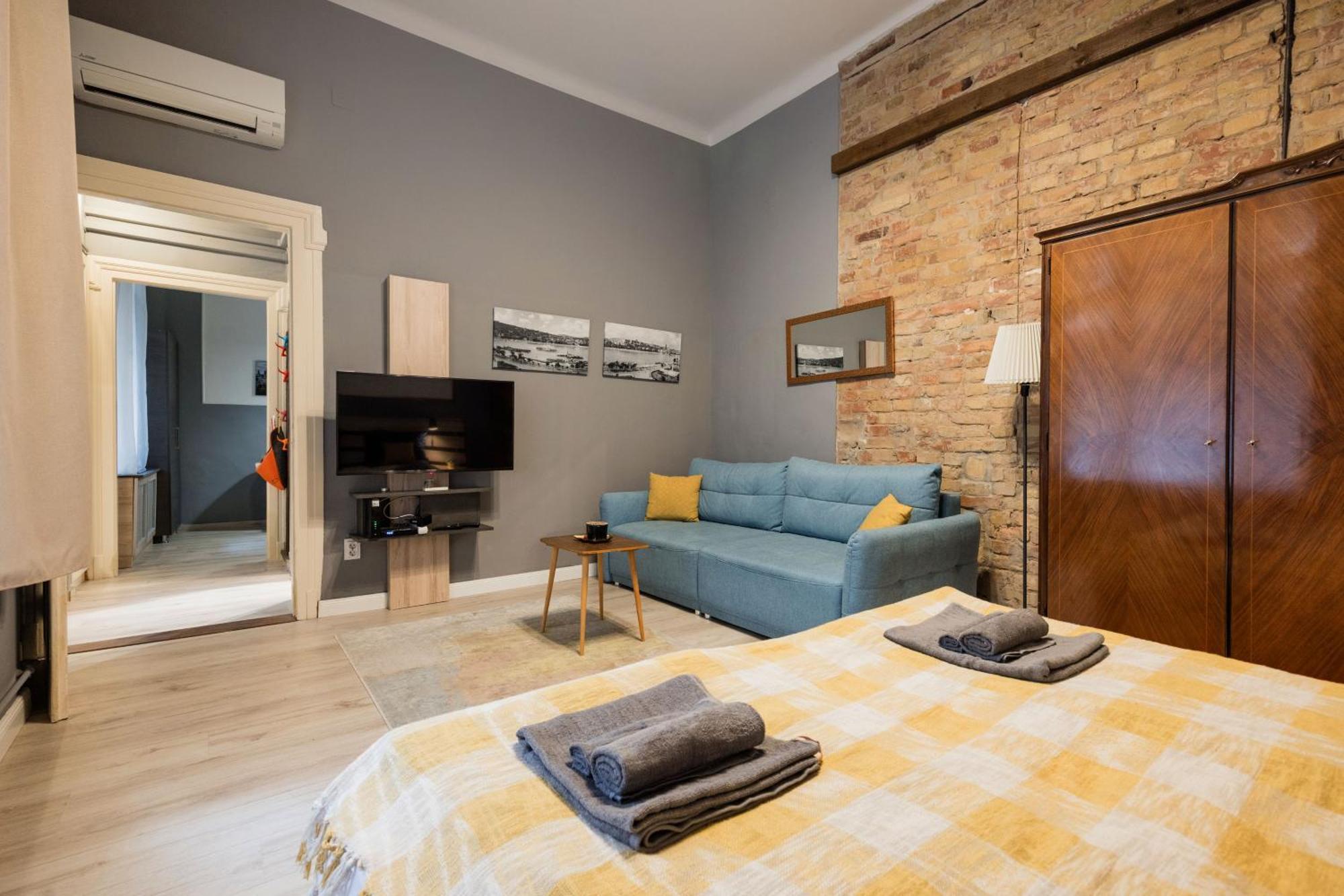 Urban Tranquillity By The Main Shopping Street Apartment Budapesta Exterior foto